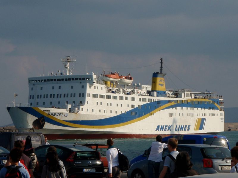 Ferry to Santorini 