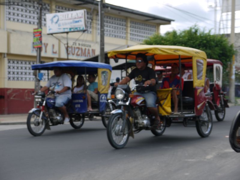 Wacky races in Iquitos